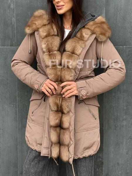 Женский пуховик с мехом куницы - фото 2