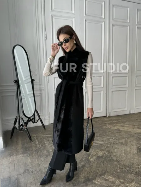 Стильное кашемировое пальто с мехом норки - фото 6