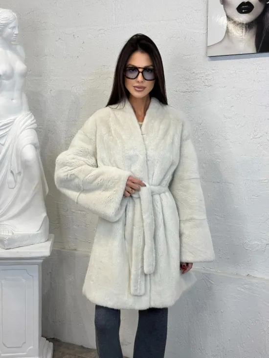 Светлая норковая шуба - халат средней длины из велюровой норки - фото 8