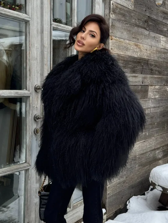 Черная шуба из натурального меха ламы - английский воротник PREMIUM COLLECTION - фото 5