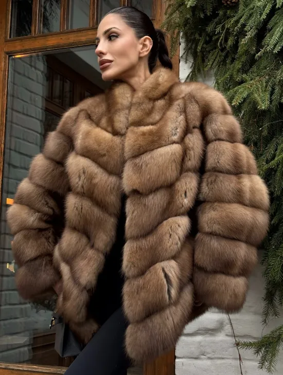 Полушубок из куницы с воротником V-образным - фото 5