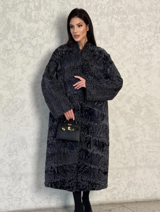 Длинная шуба из каракуля в цвете графит - фото 7