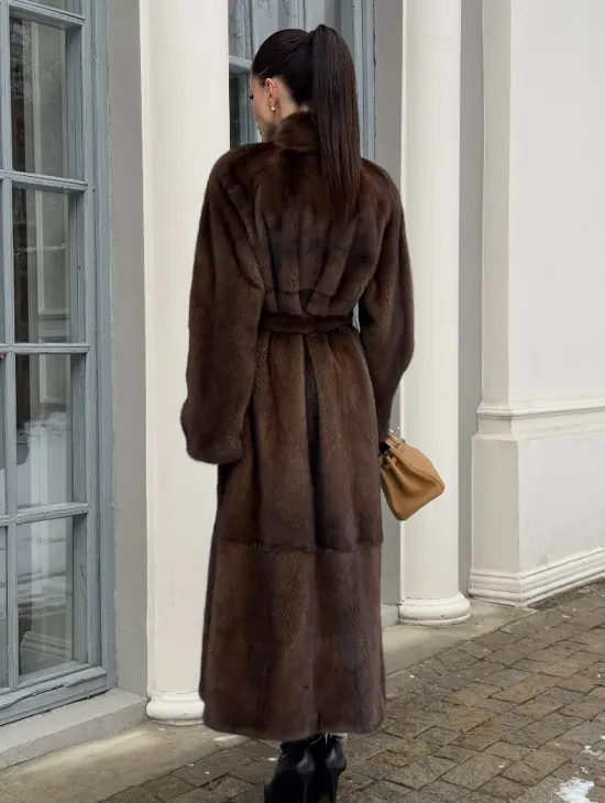 Цельнокроенная норковая шуба из североамериканской норки соболиного оттенка - фото 7