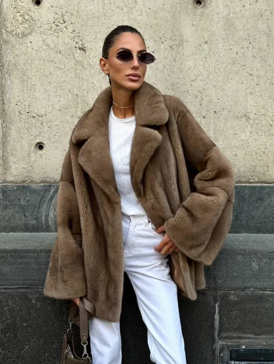 Норковый полушубок в пастельном оттенке - фото 6