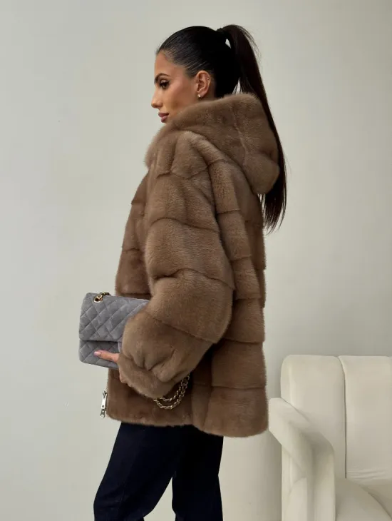 Бежевая норковая куртка с капюшоном - фото 4