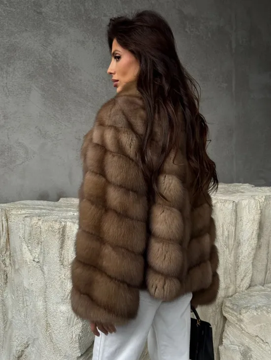 Полушубок из куницы в натуральном бежевом цвете - фото 5