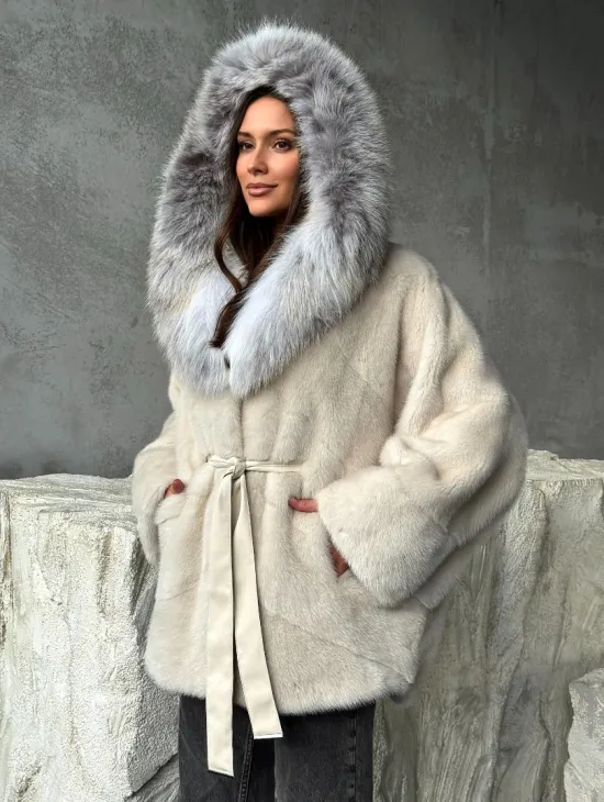 Светлая норковая шуба - летучка с капюшоном - фото 5