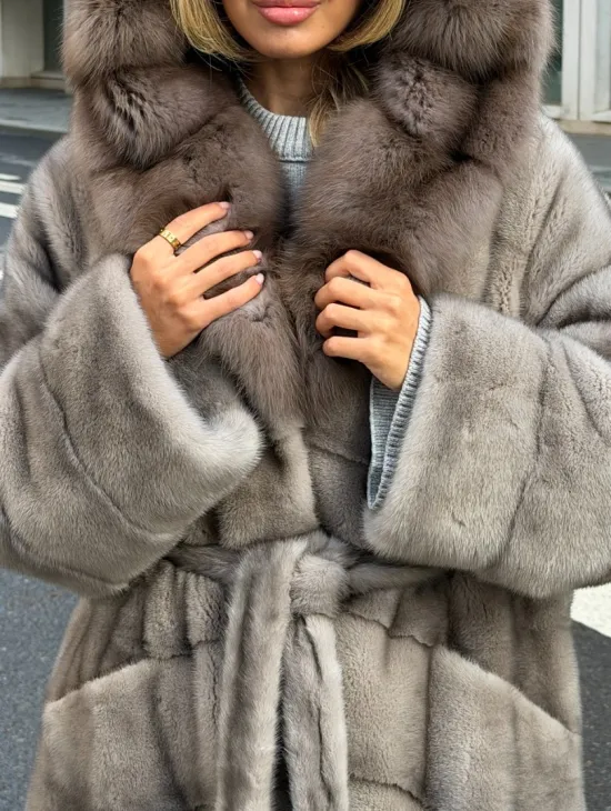 Шуба норковая женская с капюшоном куница - фото 1