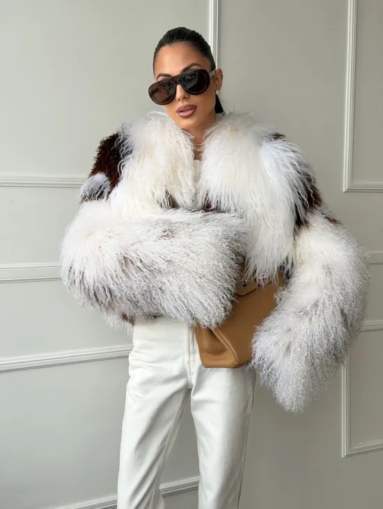 Шубка из ламы бело-коричневая - фото 7