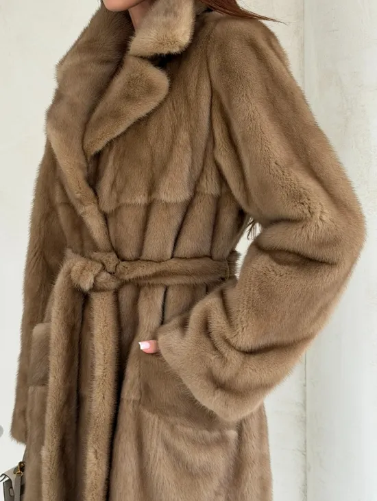 Прямая норковая шуба с меховым поясом - фото 2