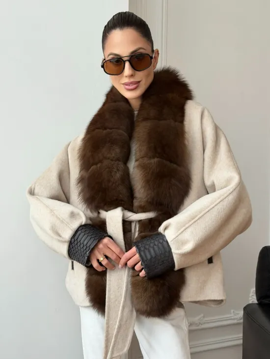 Женское шерстяное полупальто с мехом - фото 0