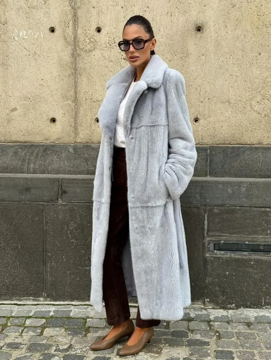 Голубая шуба из плюшевой норки “Velvet” - фото 8